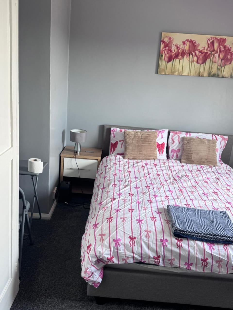 Cozy Private Double Room with Workspace & Garden View Vacation rental in Bedford