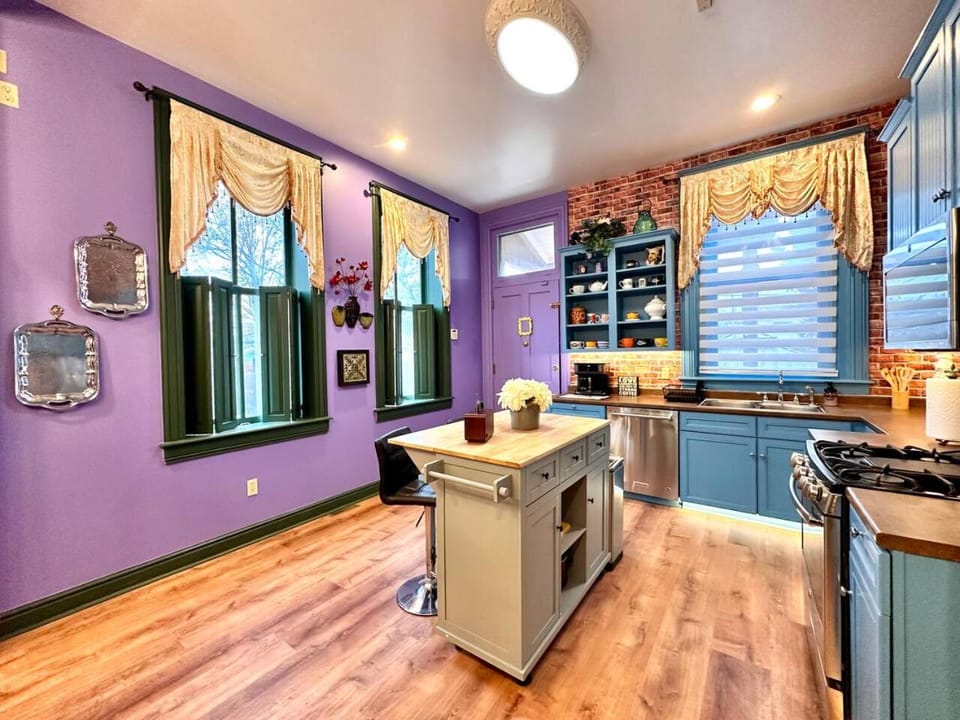 "Friends" Themed Icon - Central Perk Pittsburgh! House in Pittsburgh