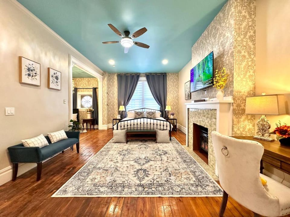 "Friends" Themed Icon - Central Perk Pittsburgh! House in Pittsburgh