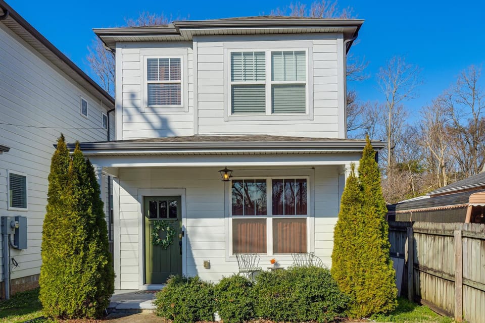 Retro Disco Haven Near Downtown Nash! House in Nashville
