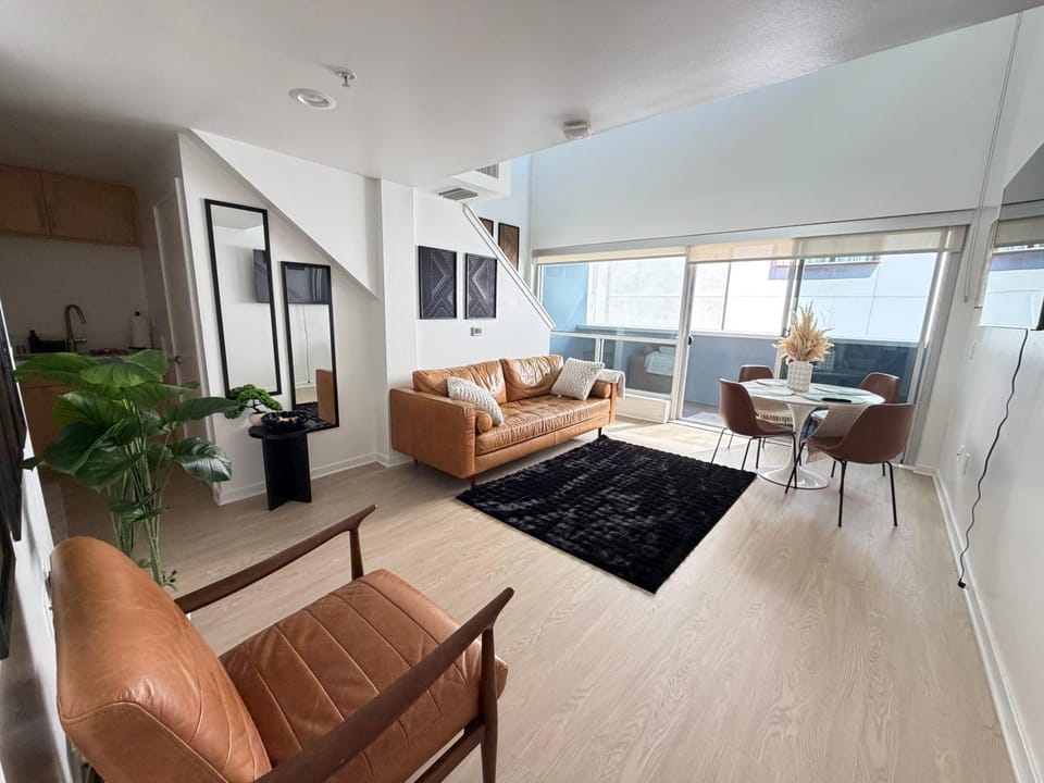 Santa Monica Pier 1 bedroom loft Apartment in Santa Monica