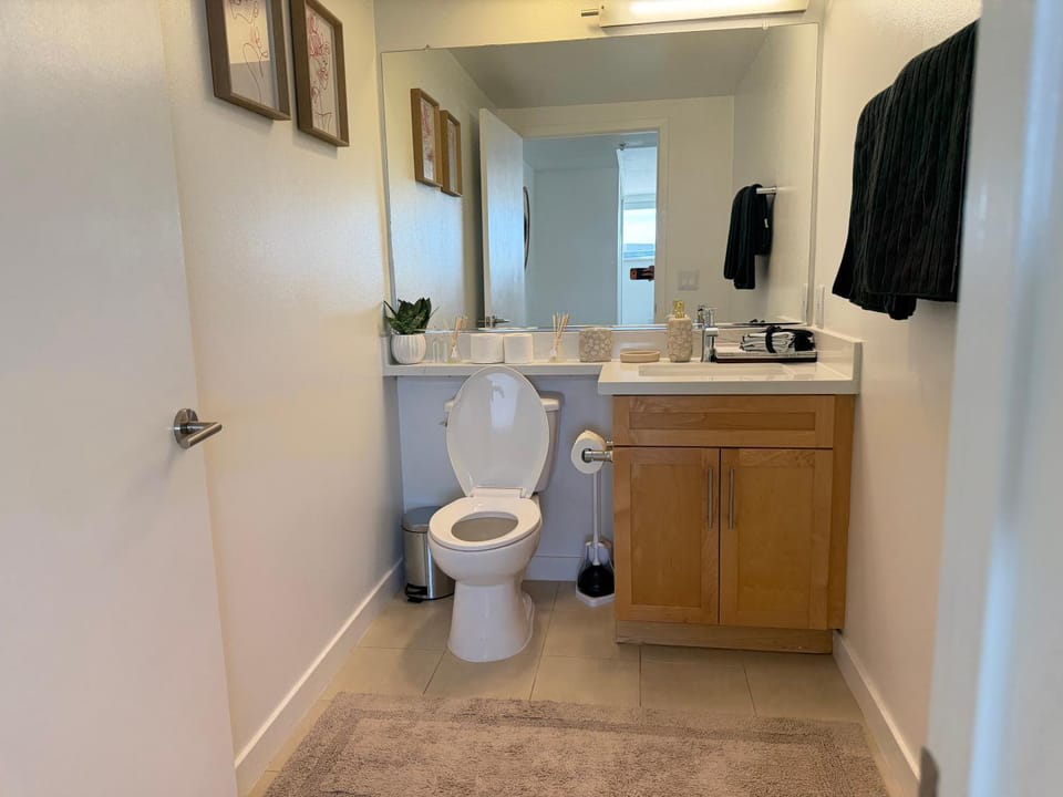 Santa Monica Pier 1 bedroom loft Apartment in Santa Monica