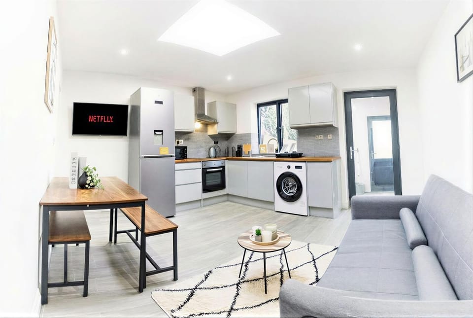 Living room, Dining area, kitchen