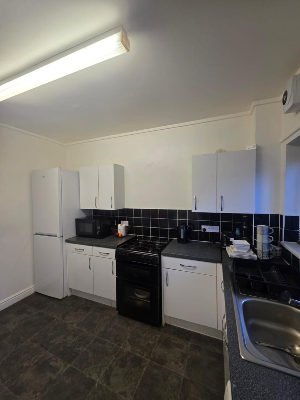 Private Cosy Double Bedroom, extremely close to city centre Apartment in Manchester