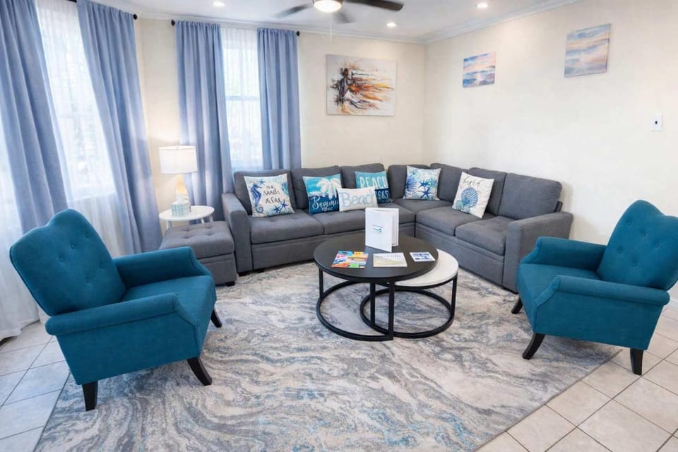 Direct Bayfront Sunsets - Boat Docks - Pool - Fish apts Apartment in South Padre Island