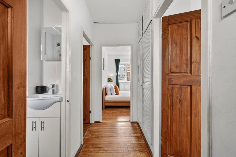 Bed, Kitchen or kitchenette, Photo of the whole room, Bedroom, wardrobe