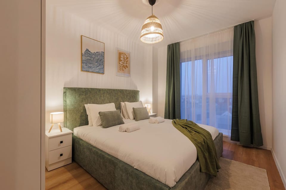 Bed, Photo of the whole room, Bedroom, heating, heating, towels, towels