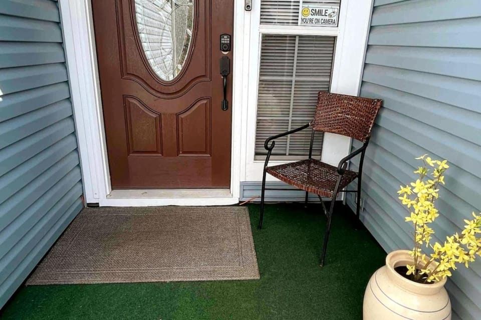 Charlotte Comfort Home, near uptown and Airport House in Charlotte