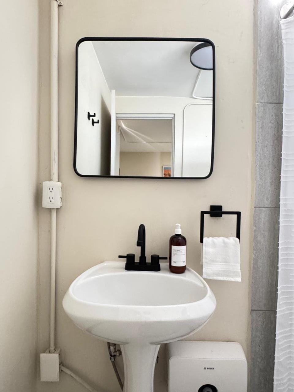 Suite 02 Montenegro Cerca de Consulado Apartment in State of Nuevo Leon