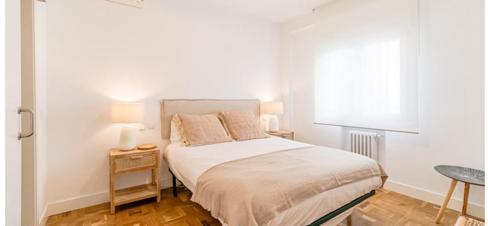 Silencioso apartamento cerca al parque el retiro Apartment in Madrid