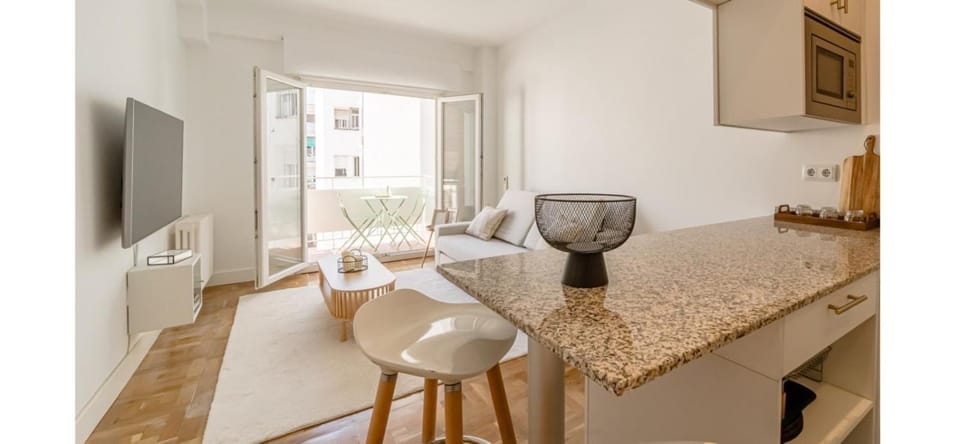 Silencioso apartamento cerca al parque el retiro Apartment in Madrid