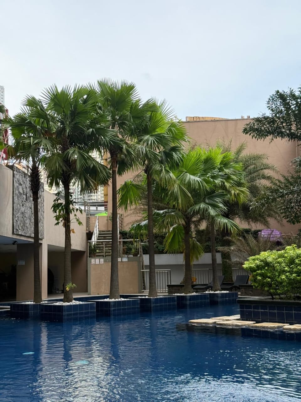Condo with Pool Access Near BGC and Makati Apartment hotel in Mandaluyong