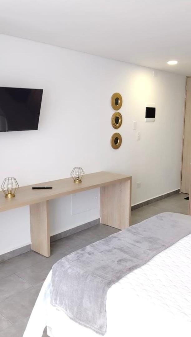 Communal lounge/ TV room, TV and multimedia, Photo of the whole room, Seating area, Bedroom