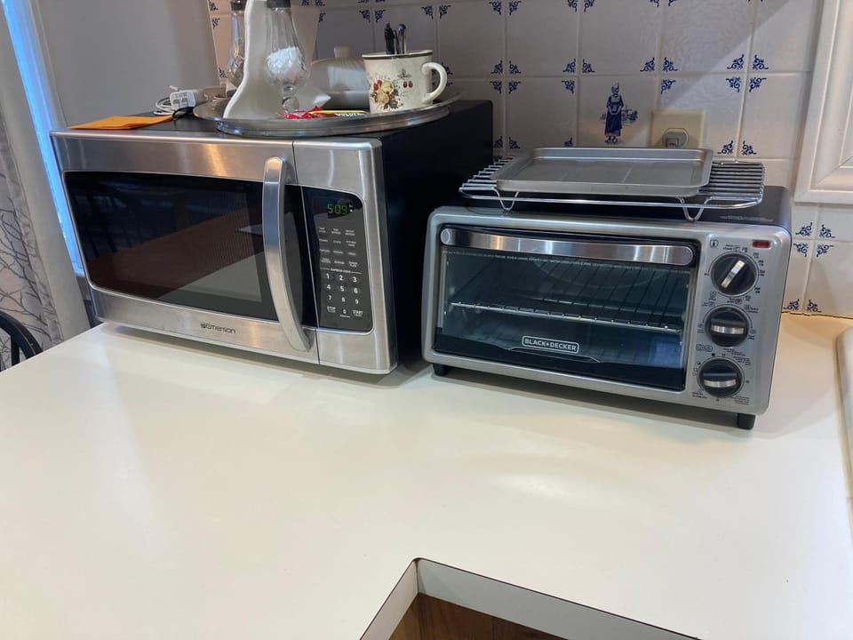 Kitchen or kitchenette, oven, toaster