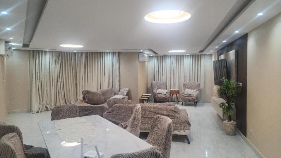 Baron City Modern Stay Near Downtown & Nasr City Apartment in Cairo Governorate