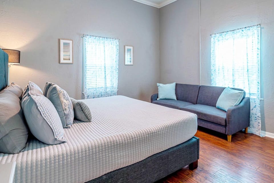 Surf Strand Dual Unit Stay House in Galveston Island
