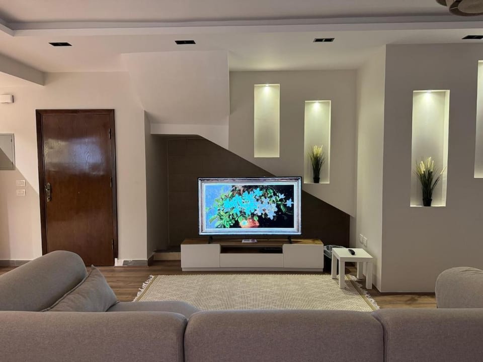 Comfy Spacious Studio - Yasmeen 4 Apartment in New Cairo City