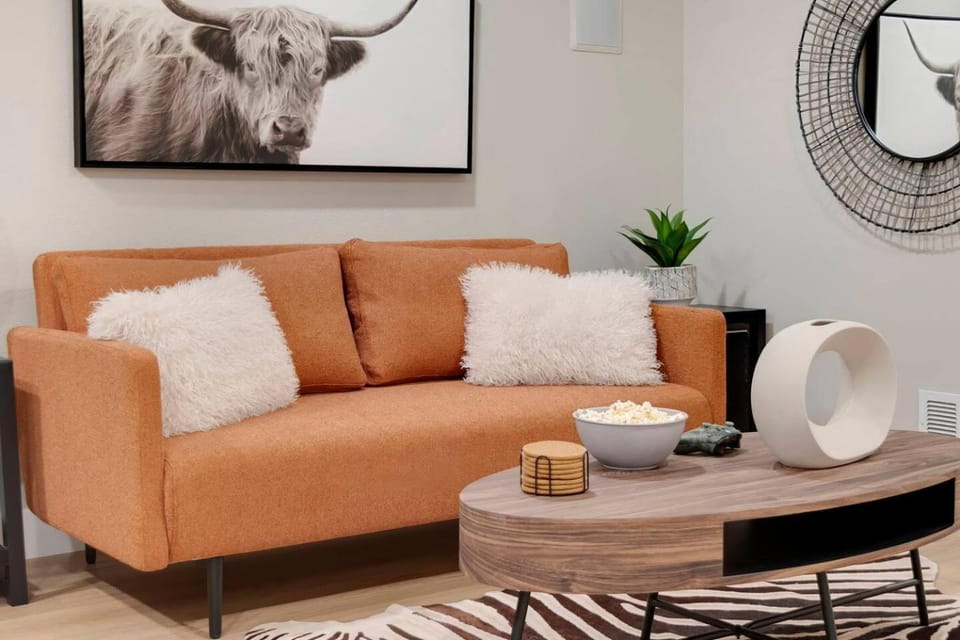 NEW! Walk 2 town | Rooftop hot tub | 2 King beds House in Fort Collins