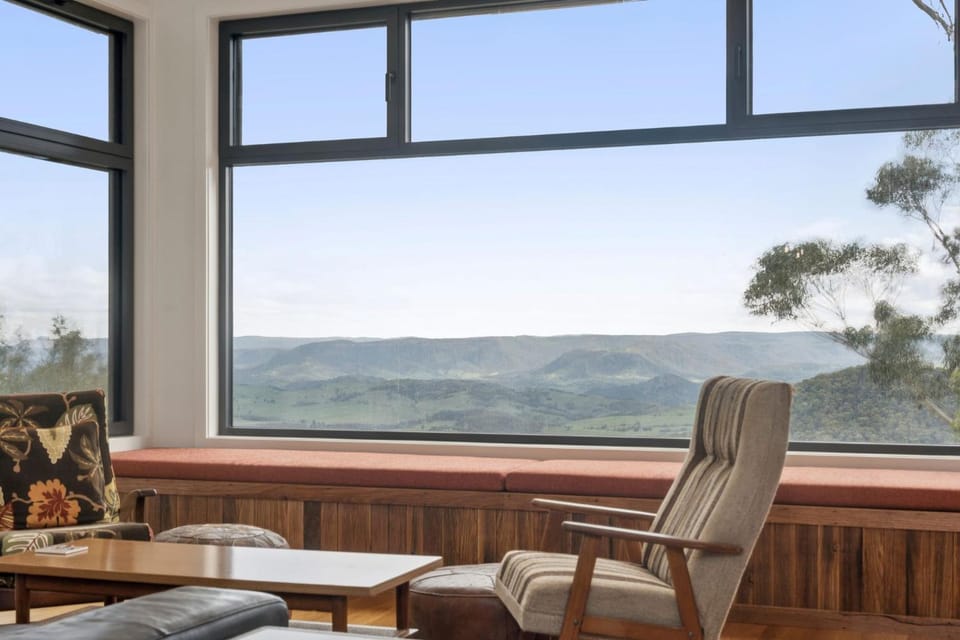 Sunset Retreat House in Mount Victoria
