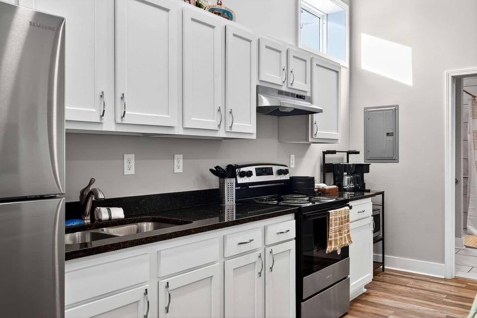 The Matt Winn Suite A Cozy Modern Brick Home House in Shively