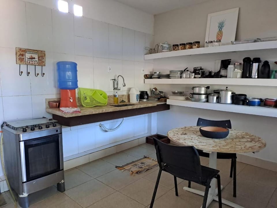 Restaurant/places to eat, Coffee/tea facilities, Kitchen or kitchenette, Dining area, minibar, oven, stove, toaster