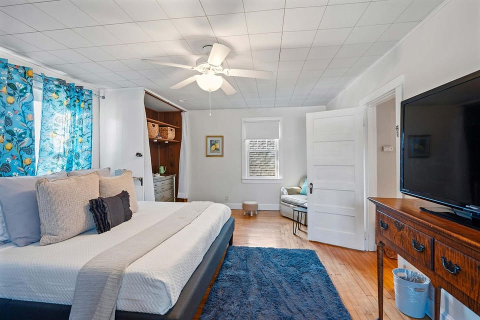 Grandmas House Timeless Charm House in Covington