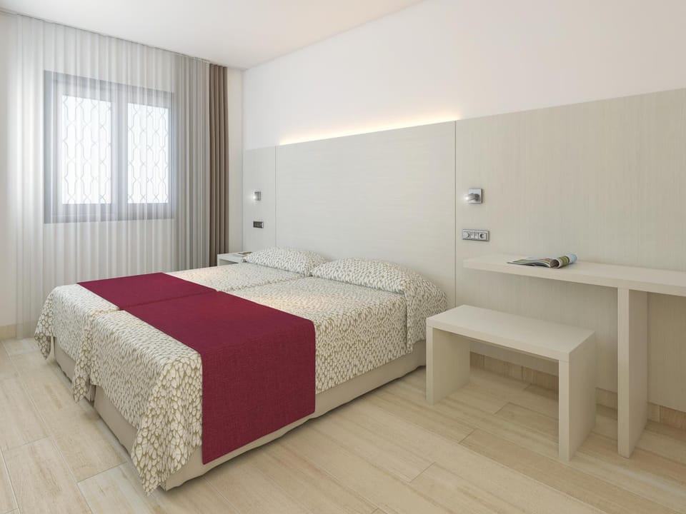 Photo of the whole room, Bedroom