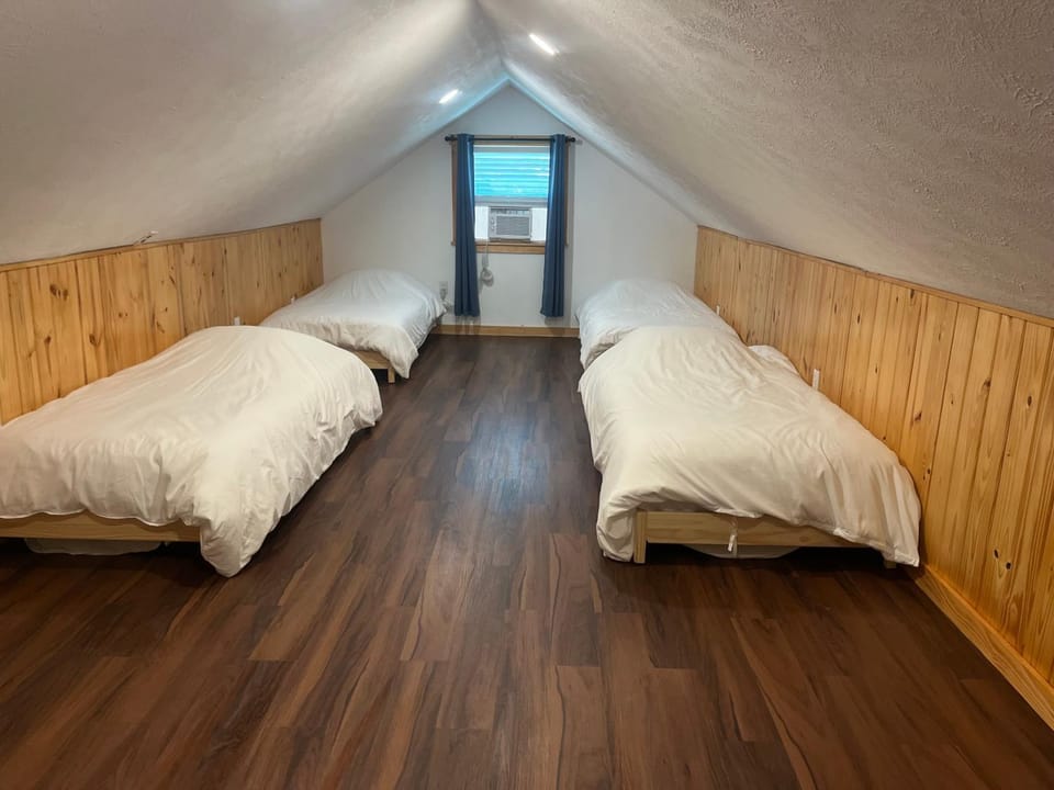 Bed, Bedroom, Family