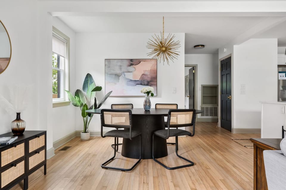 Casa Luna Downtown Hampton Park Apartment in Charleston
