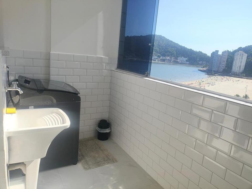 Apto frente à praia para até 3 pessoas Apartment in Santos