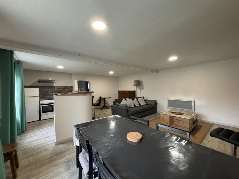 Appartement moderne vue campagne - 2 pers. - FR-1-489-624 House in Auvergne-Rhône-Alpes