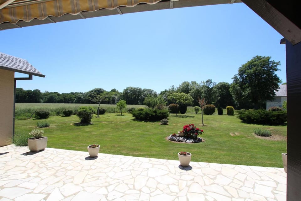Sarthou House in Nouvelle-Aquitaine
