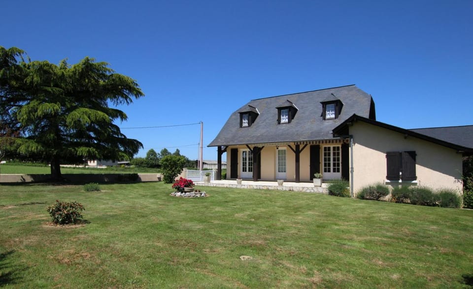 Sarthou House in Nouvelle-Aquitaine