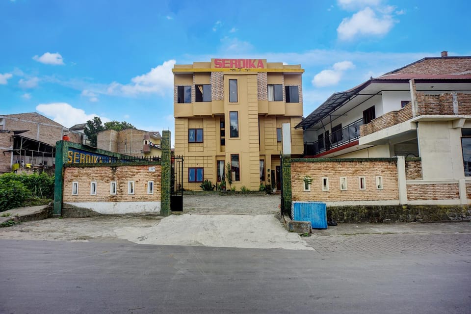 Facade/entrance