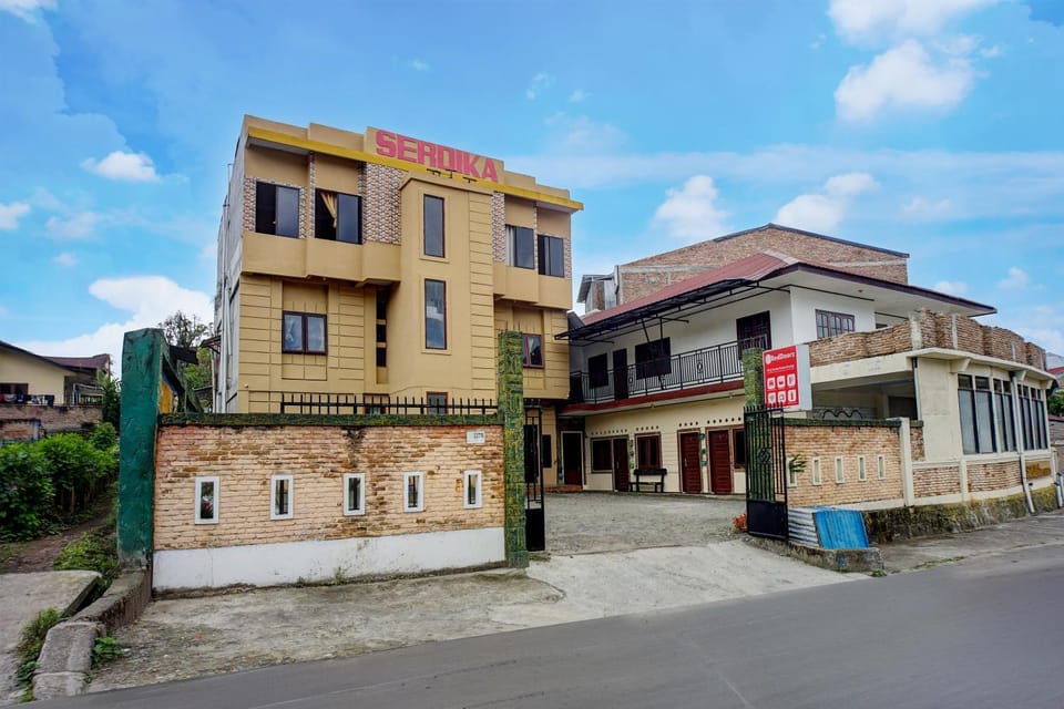 Facade/entrance