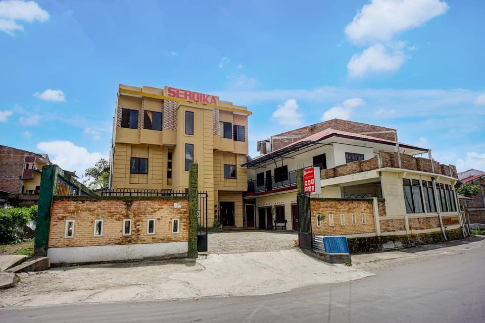 Facade/entrance