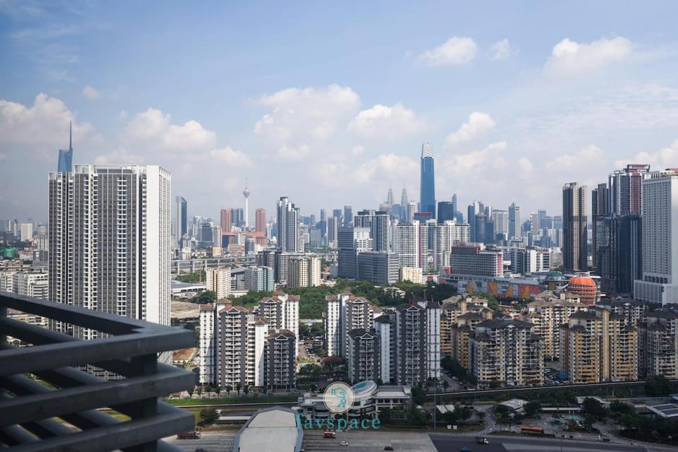 M Vertica KL - 4 min drive Sunway Velocity Mall - Jln Cheras 6 Pax Apartment in Federal Territory of Kuala Lumpur