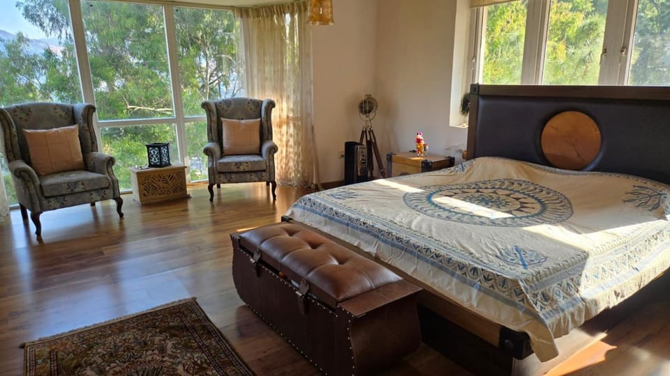 Aether Lux Pvt room in Ranikhet w Valley Views Vacation rental in Uttarakhand