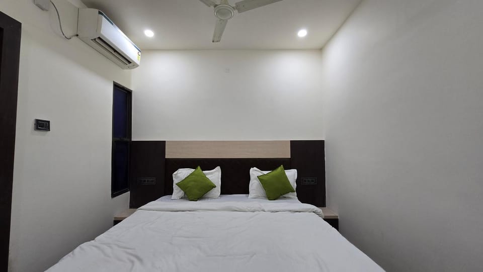 SHRI DIVYAM Hotel & Restaurant Hotel in India
