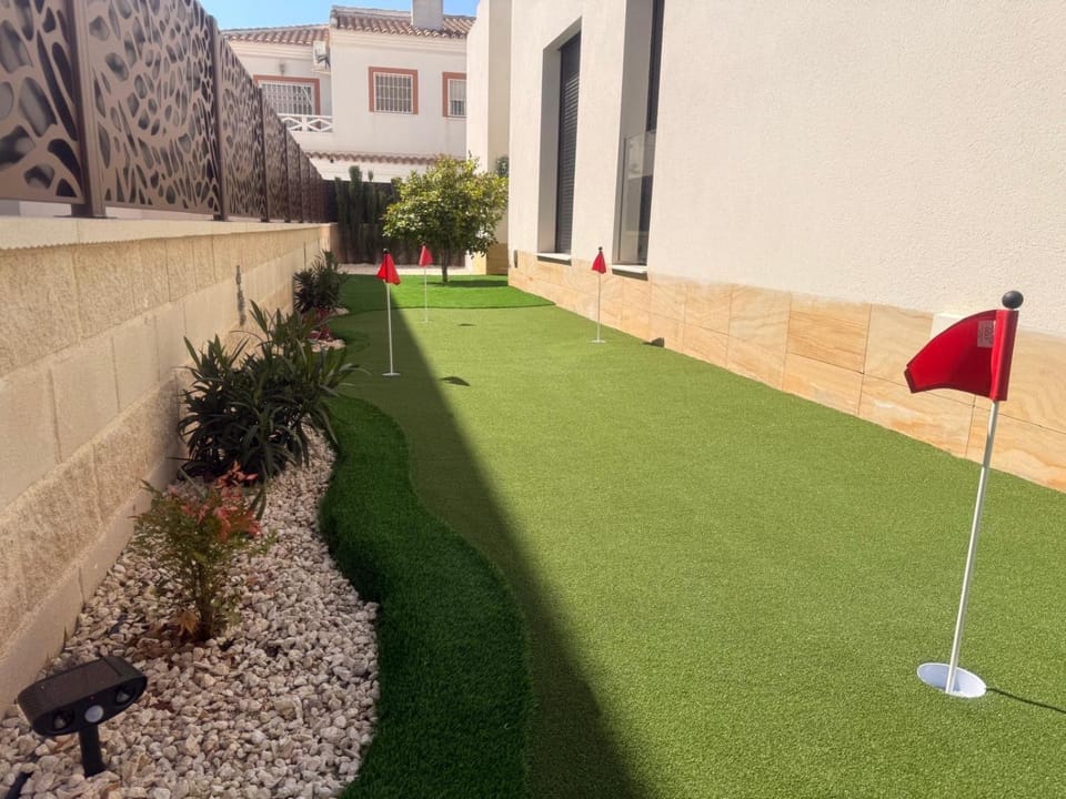 3 Bed Villa - Sleeps 6 - Private Pool - Parking Villa in Vega Baja del Segura