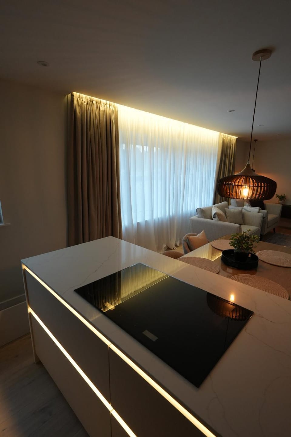 Living room, Photo of the whole room, Decorative detail, Seating area