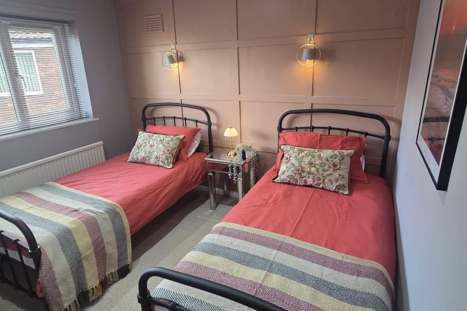 Chester Charm - Spacious 3 Bedroom House House in Chester