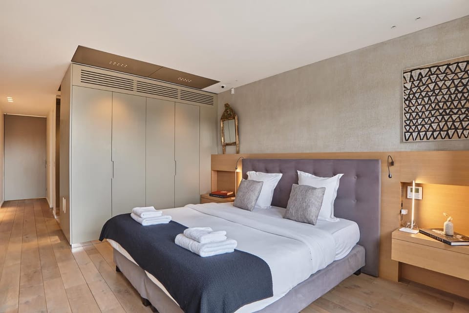 Bedroom, wardrobe