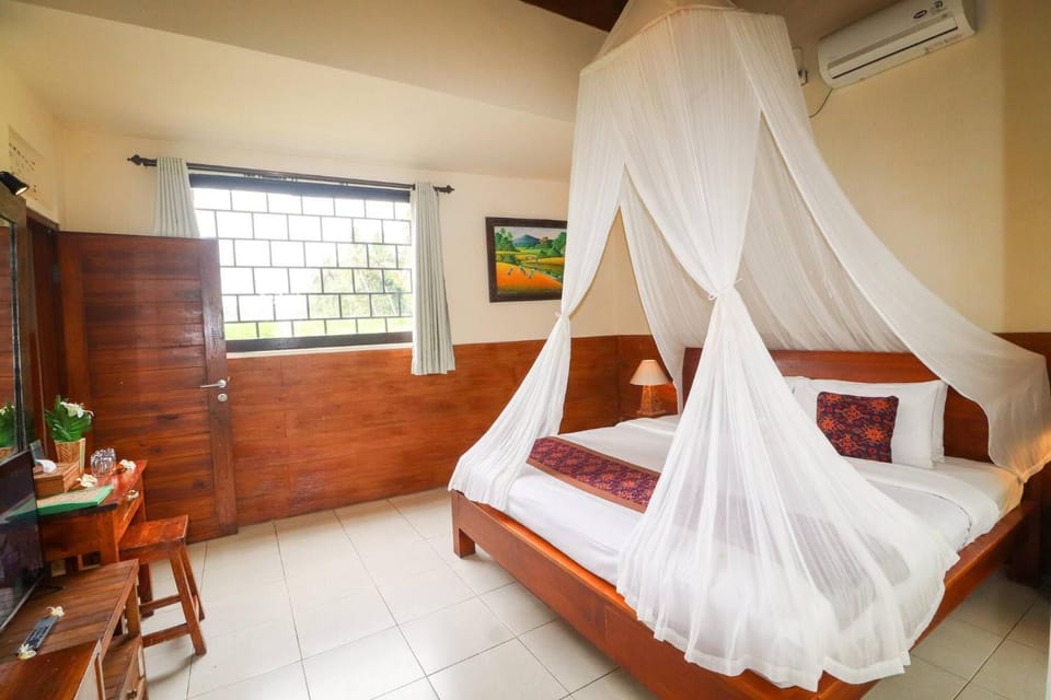Bed, Decorative detail, Bedroom