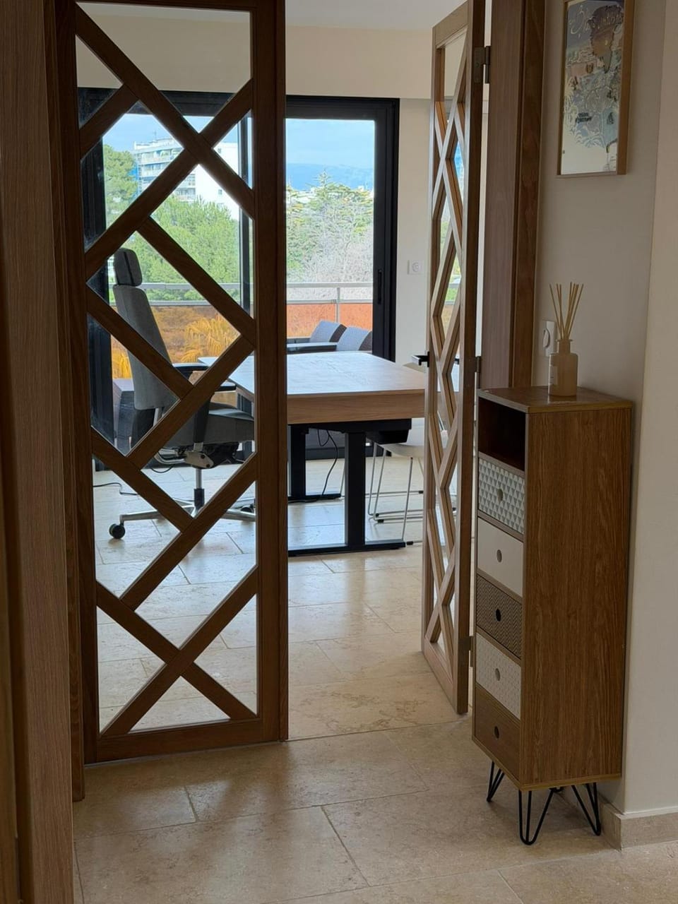 Beautiful two-room apartment with sea and mountain views Apartment in Antibes