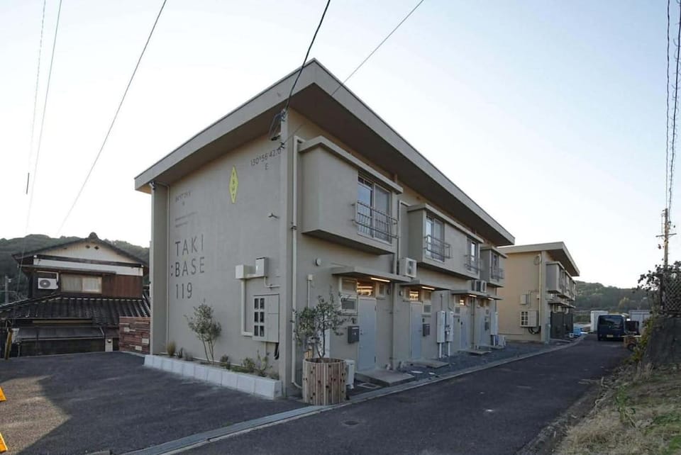 Property building, Day, Neighbourhood, Street view