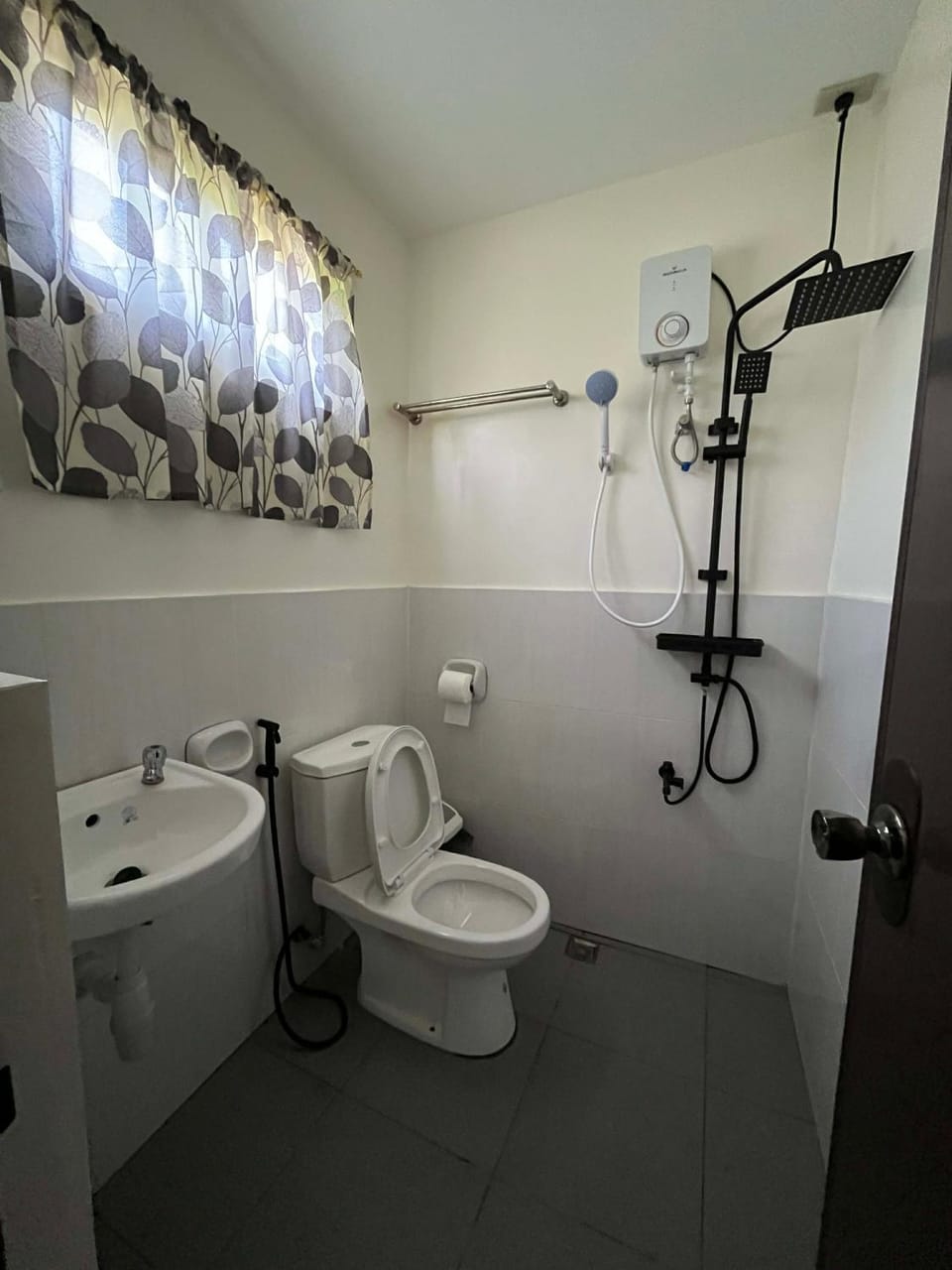Escubin Travellers Inn Inn in Puerto Princesa
