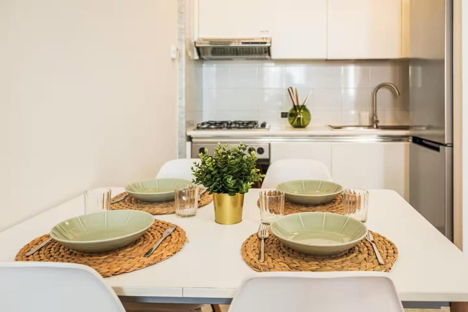 Dining area, internet, air conditioner