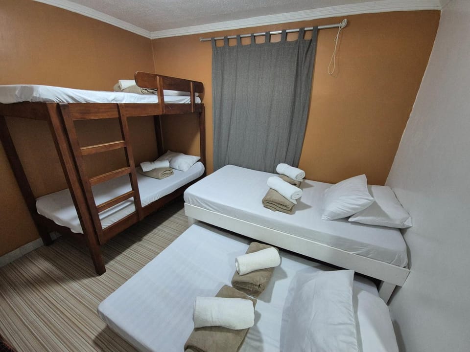 Bed, Bedroom, bunk bed, towels