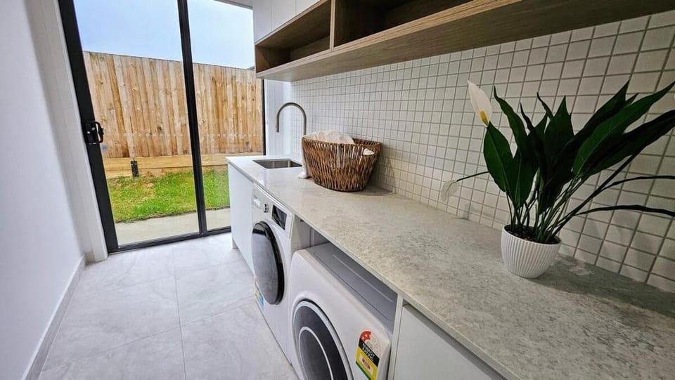 A Family Sanctuary 10 mins from Melbourne Airport House in Greenvale